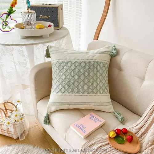 Housse de Coussin Marocaine à Pompons
